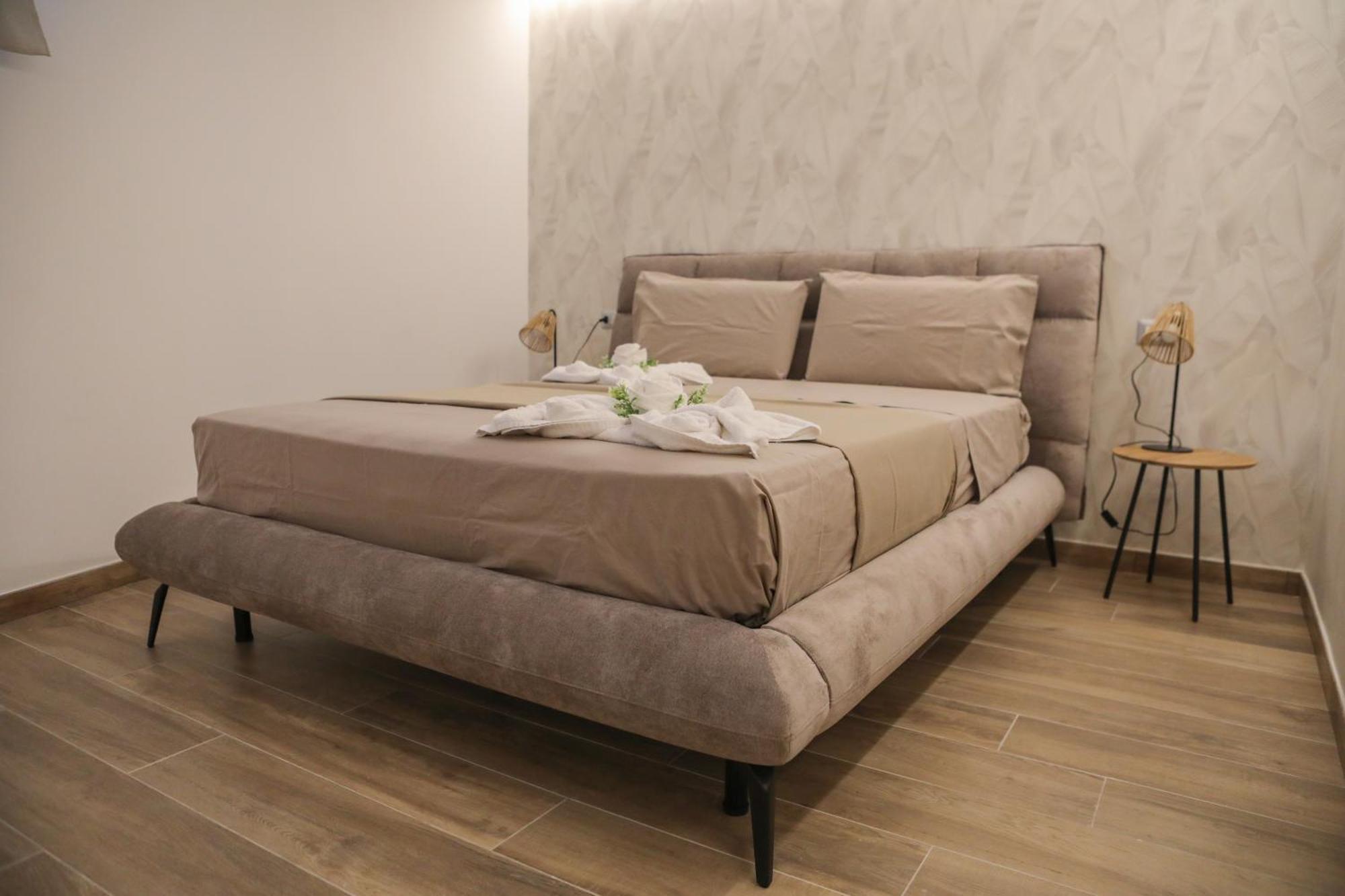 Apartamento Luxury Regina 14 Bari Exterior foto