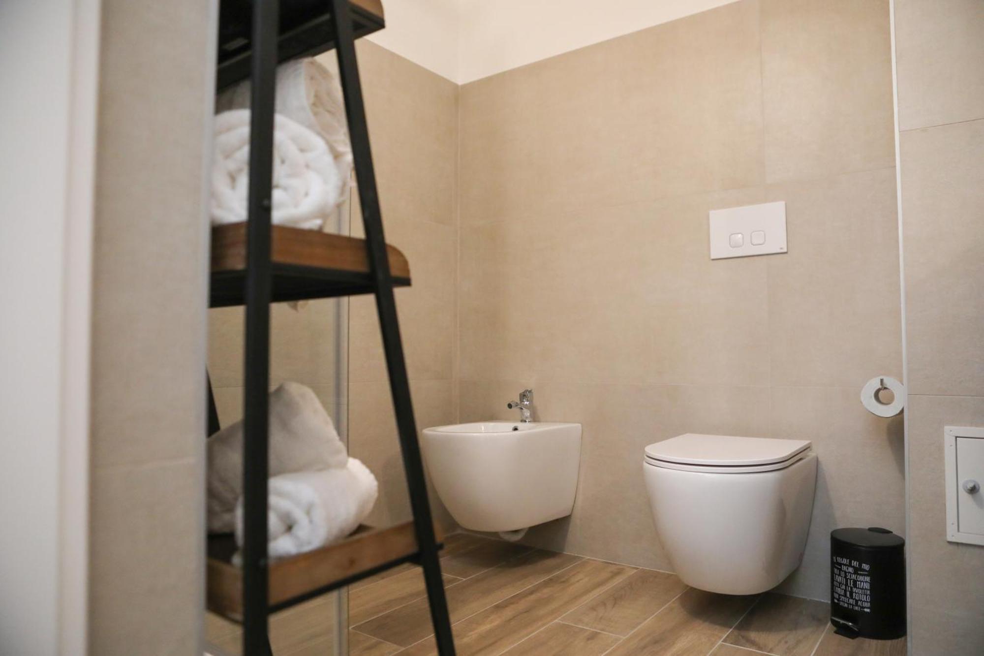 Apartamento Luxury Regina 14 Bari Exterior foto