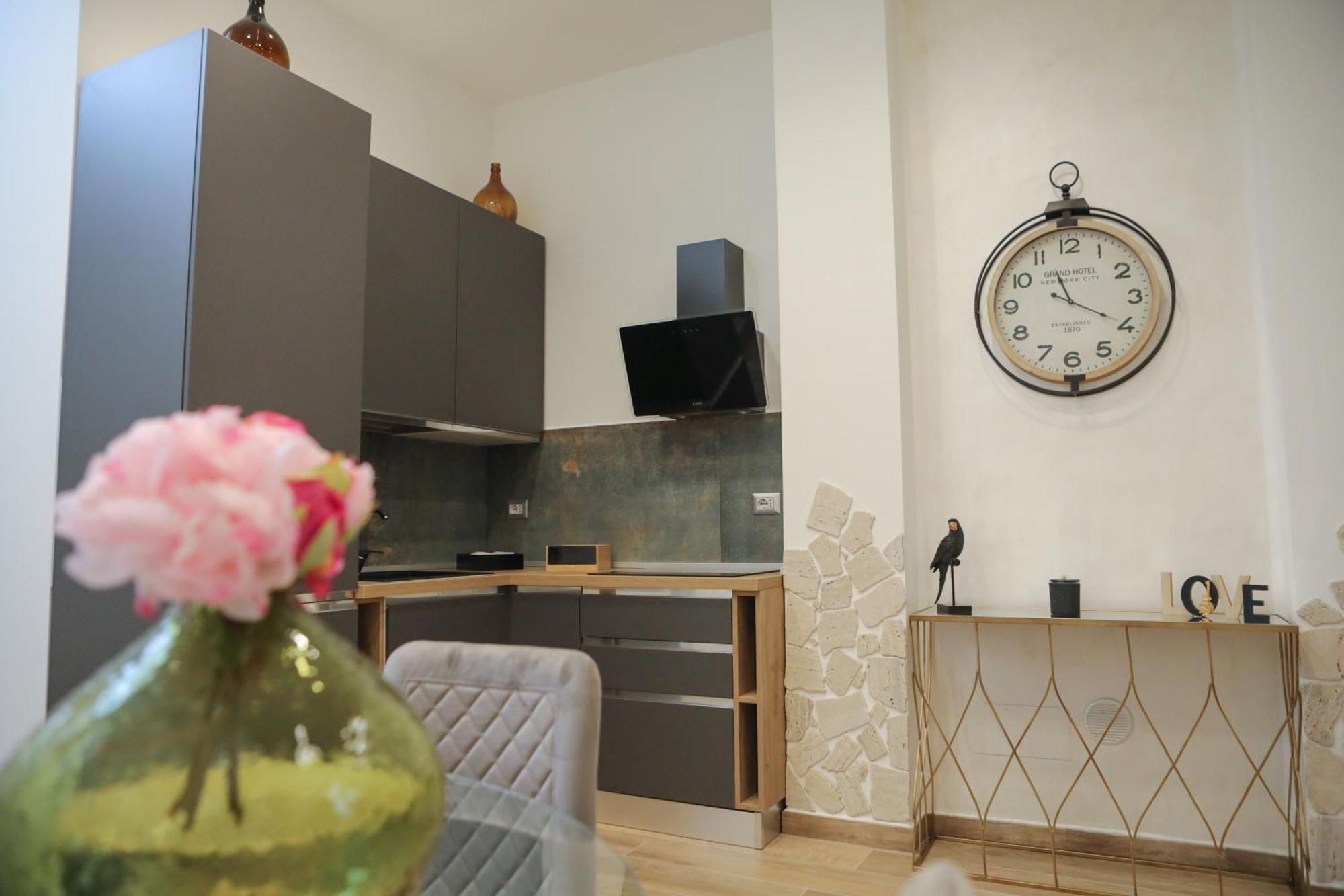 Apartamento Luxury Regina 14 Bari Exterior foto