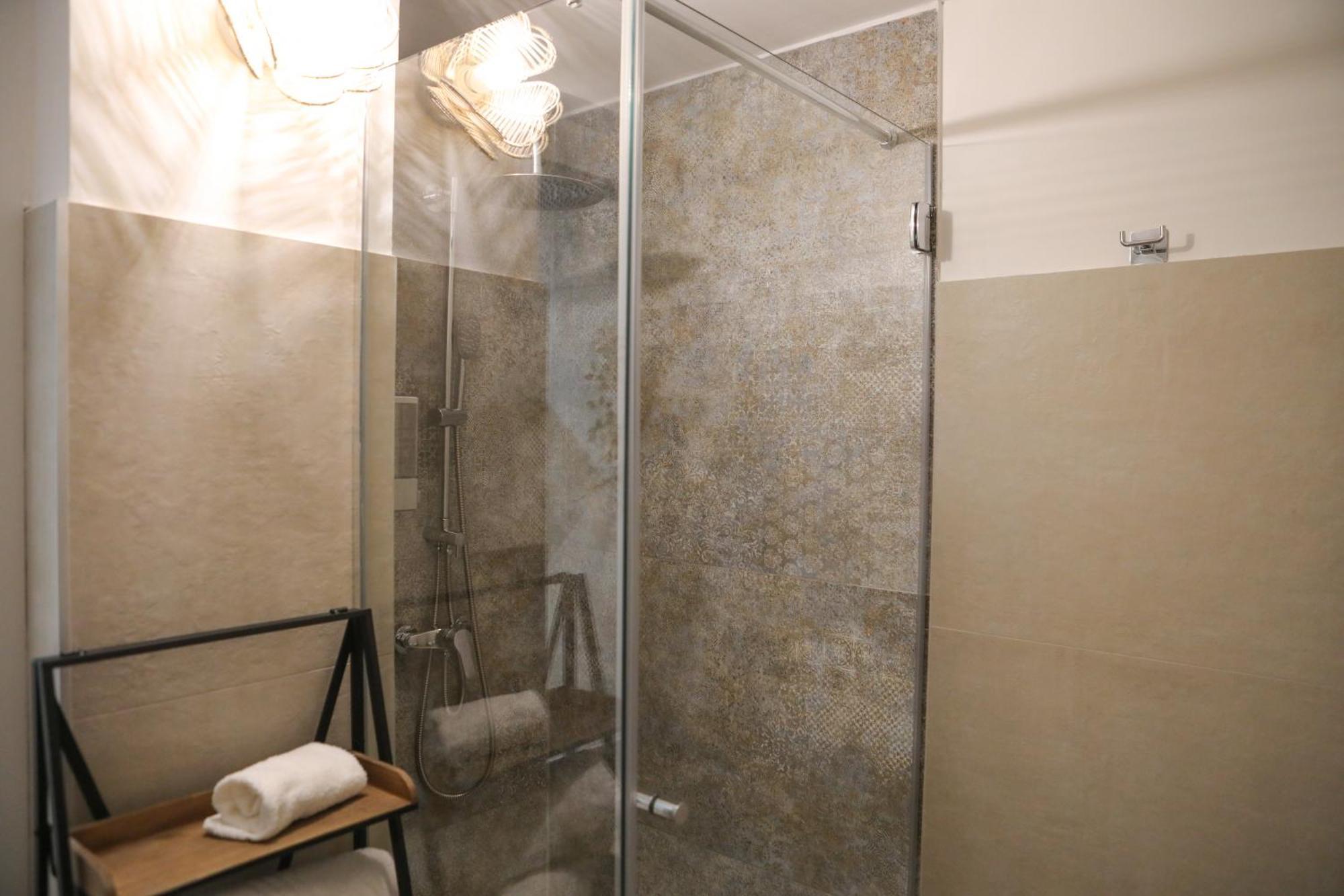 Apartamento Luxury Regina 14 Bari Exterior foto