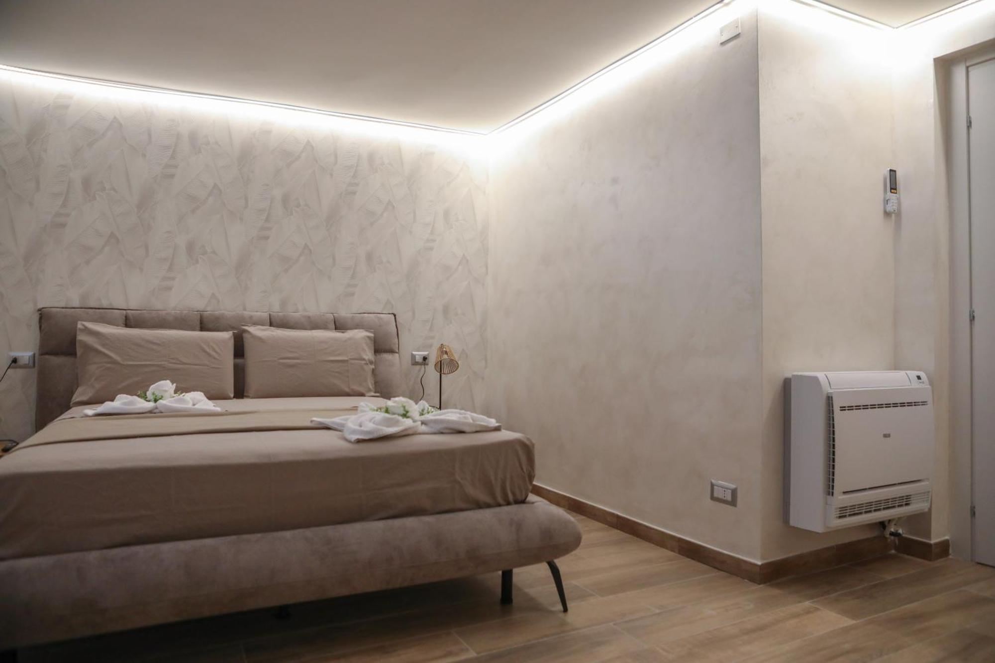 Apartamento Luxury Regina 14 Bari Exterior foto