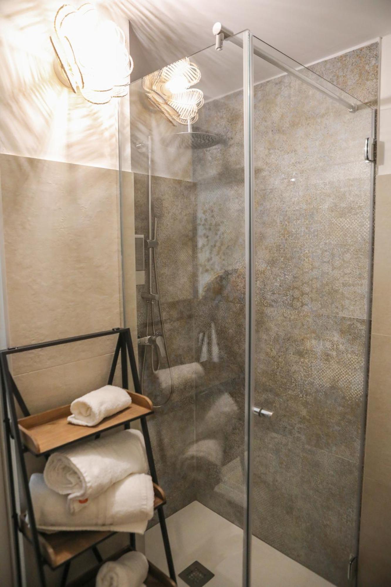 Apartamento Luxury Regina 14 Bari Exterior foto